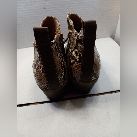 Time And Tru Memory Foam Rustic Ankle Western Cowgirl Booties Boots Country - Picture 9 of 11